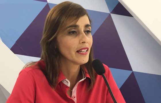 ana cláudia